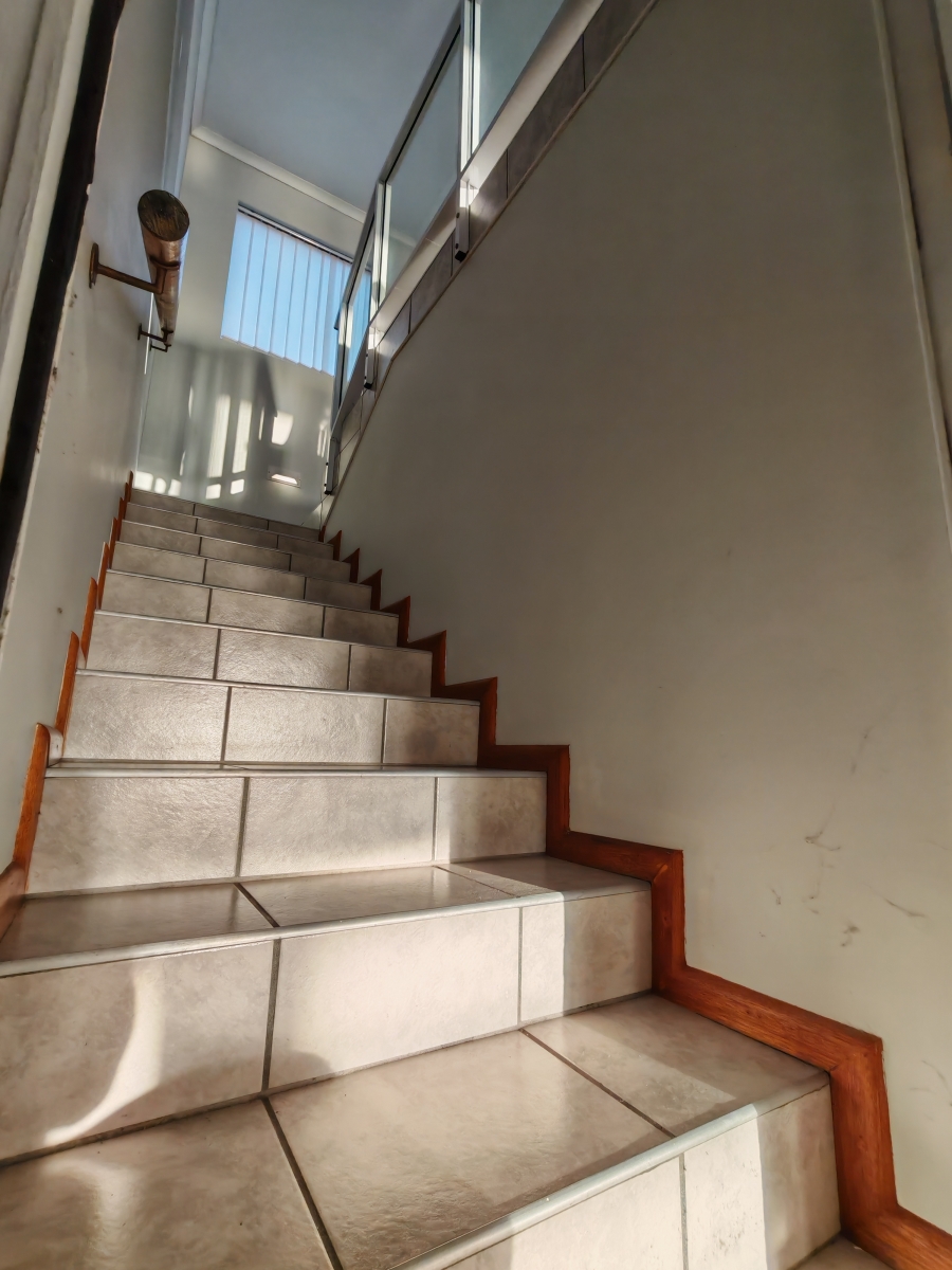 4 Bedroom Property for Sale in De Kelders Western Cape